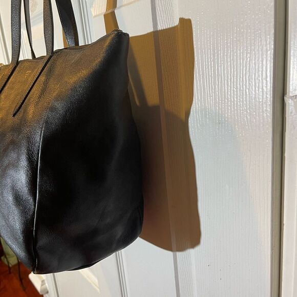 Fossil Sydney leather Navy Blue medium tote with silver tone hardwares - Picture 10 of 12